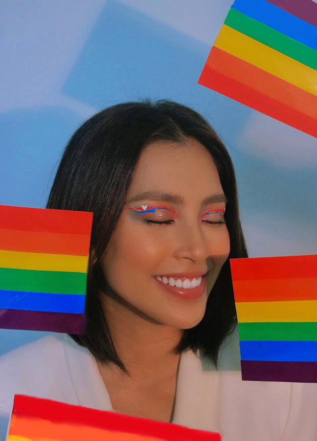 Miss Tieu Vy presented a set of photos taken with the green flag, voicing support for the LGBTQ+ community - Photo 6.