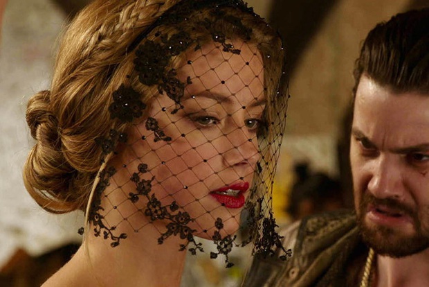 Những vai diễn tệ nhất của Amber Heard: Có phim mời cả Johnny Depp giúp sức vẫn không khá nổi - Ảnh 3.