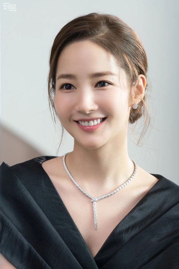 Admiring the beauty of the Family Is No. 1 duo Park Min Young - Kim Bum after 16 years, the U40 cutlery queen deserves a national treasure - Photo 9.