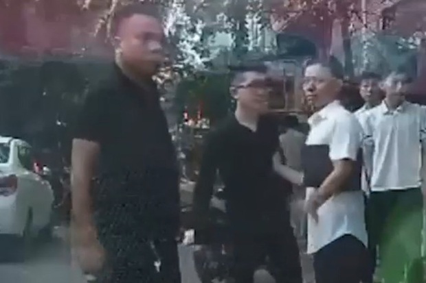 Vụ nữ tài xế ô tô bị đánh khi đang có bầu: Vợ chồng tôi sẽ theo đến cùng, không phải thích là đánh người rồi nộp phạt vài triệu là xong - Ảnh 1.