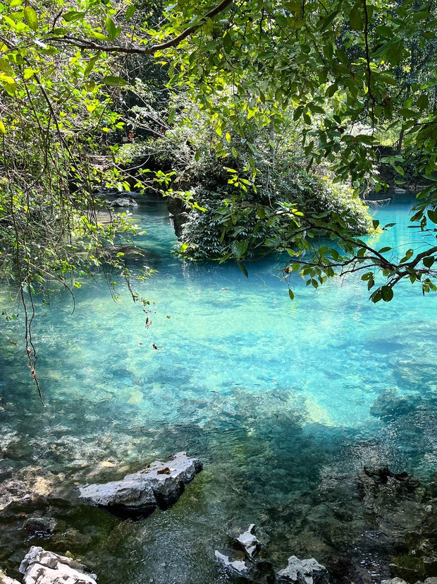 The watershed of Vietnam with its beautiful blue color is famous throughout social networks: The hottest tourist destination this summer!  - Photo 2.