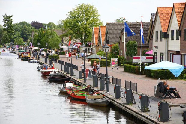 Tháng 6 này, hãy khám phá vẻ đẹp của ngôi làng đẹp nhất Hà Lan - Venice thứ 2 của châu Âu - Ảnh 4.