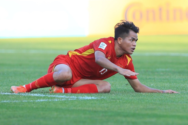 Điểm nhấn trận đấu U23 Việt Nam vs U23 Malaysia: Trọng tài xem VAR 6 phút, thẻ đỏ và phạt đền - Ảnh 2.