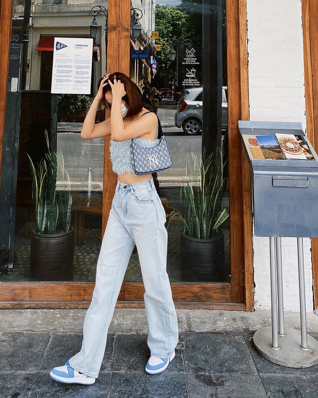 Huyen Lizzie specializes in wearing crop tops to show off her slim waist: How to mix clothes gracefully without being ostentatious - Photo 6.