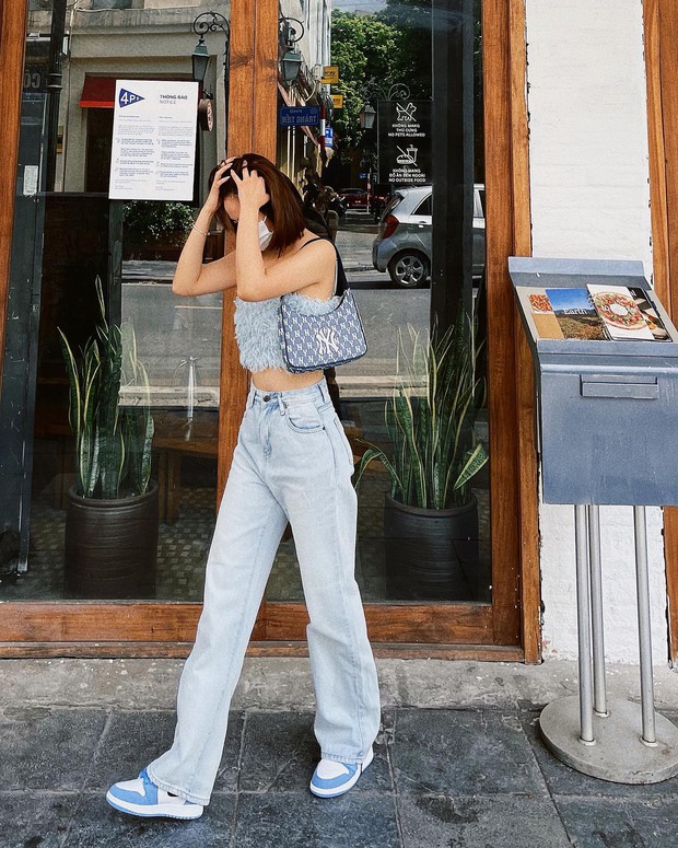 Huyen Lizzie specializes in wearing crop tops to show off her slim waist: How to mix clothes gracefully without being ostentatious - Photo 6. Huyen Lizzie specializes in wearing crop tops to show off her slim waist: How to mix clothes gracefully without being ostentatious - Photo 6.