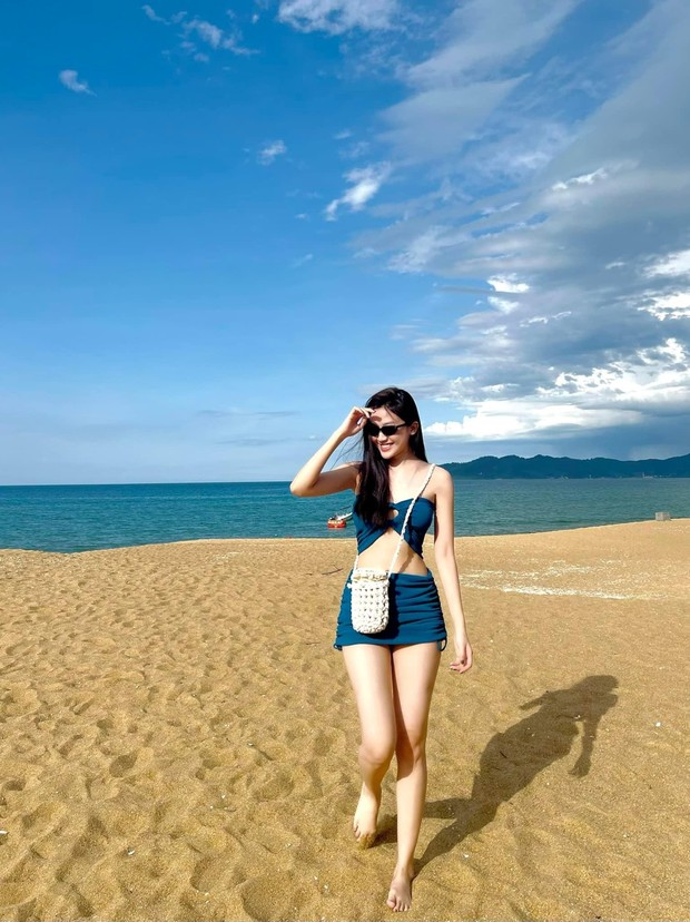 Lương Thanh tung ảnh bikini đẹp hút hồn - Ảnh 2.