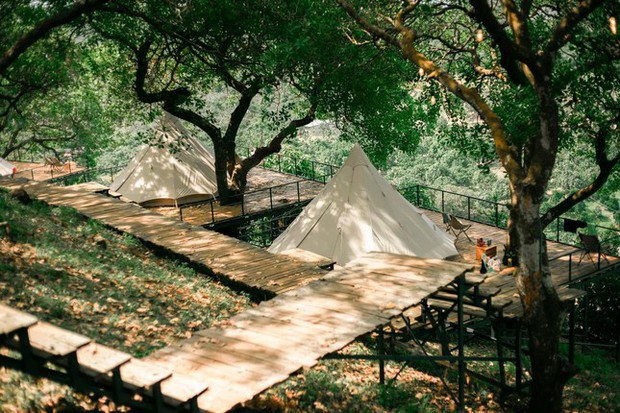 Decode the #Glamping camping trend, wind up for a luxury-smooth experience this Summer - Photo 1.