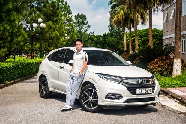 Do Hung Dung's quiet life: Loves cars, has a house of tens of billions & loves a beautiful saleswoman - Photo 7. Do Hung Dung's quiet life: Loves cars, has a house of tens of billions & loves a beautiful saleswoman - Photo 7.