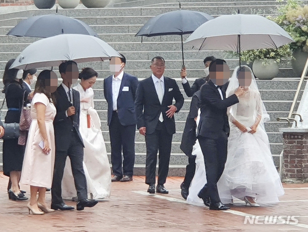 Chân dung con rể Hyundai: Du học trường top ở Mỹ, gây ấn tượng vì hành động lịch thiệp với vợ trong lễ cưới - Ảnh 1.