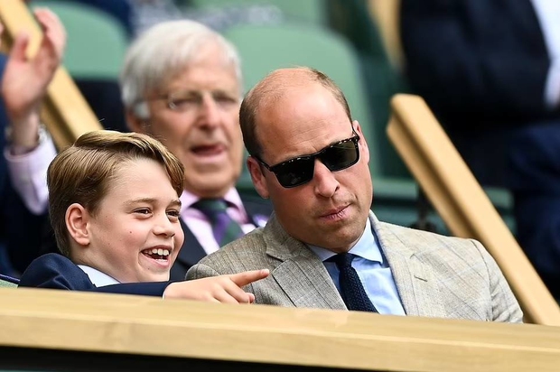 Loạt biểu cảm hài hước của Hoàng tử George khi lần đầu tiên xem quần vợt cùng cha mẹ - Ảnh 2.
