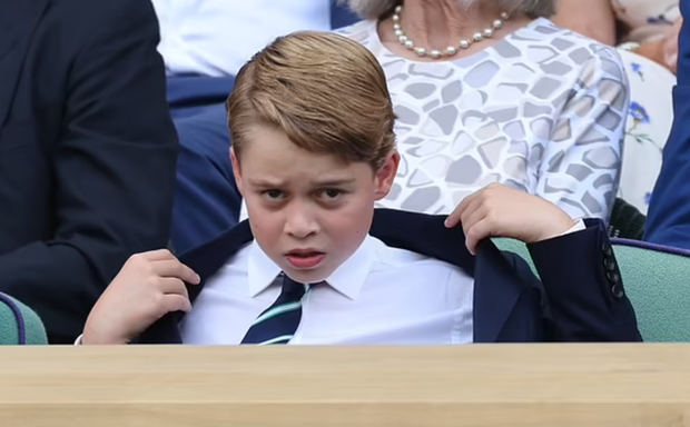 Loạt biểu cảm hài hước của Hoàng tử George khi lần đầu tiên xem quần vợt cùng cha mẹ - Ảnh 9.