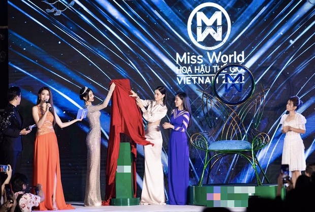 Cận cảnh vương miện đắt đỏ và quyền trượng giản dị của Miss World Vietnam 2022 - Ảnh 2.