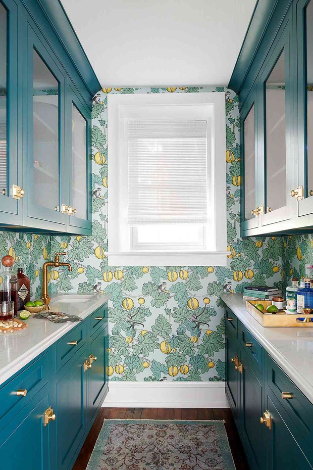 Trang trí nhà bếp bằng giấy dán tường dễ dàng, đơn giản và tiết kiệm hơn hẳn so với dùng gạch ốp - Ảnh 4.