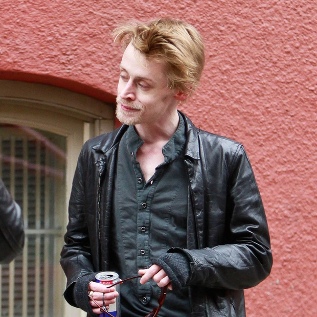 The decline process of the Home Alone child star, over 40 years old, forgotten but extremely happy - Photo 10.