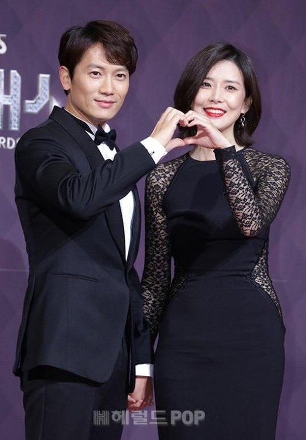Top cặp đôi phim giả tình thật đẹp nhất showbiz Hàn: Hyun Bin và Son Ye Jin cực kỳ ngọt ngào nhưng có bằng đôi vợ chồng này? - Ảnh 6.