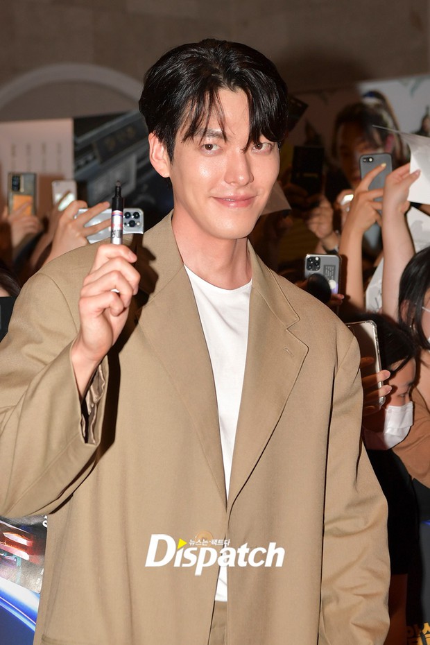 So Ji Sub gây choáng với làn da U50, thị hậu Kim Tae Ri lột xác quyến rũ bên dàn sao hạng A tại thảm đỏ công chiếu VIP - Ảnh 8.