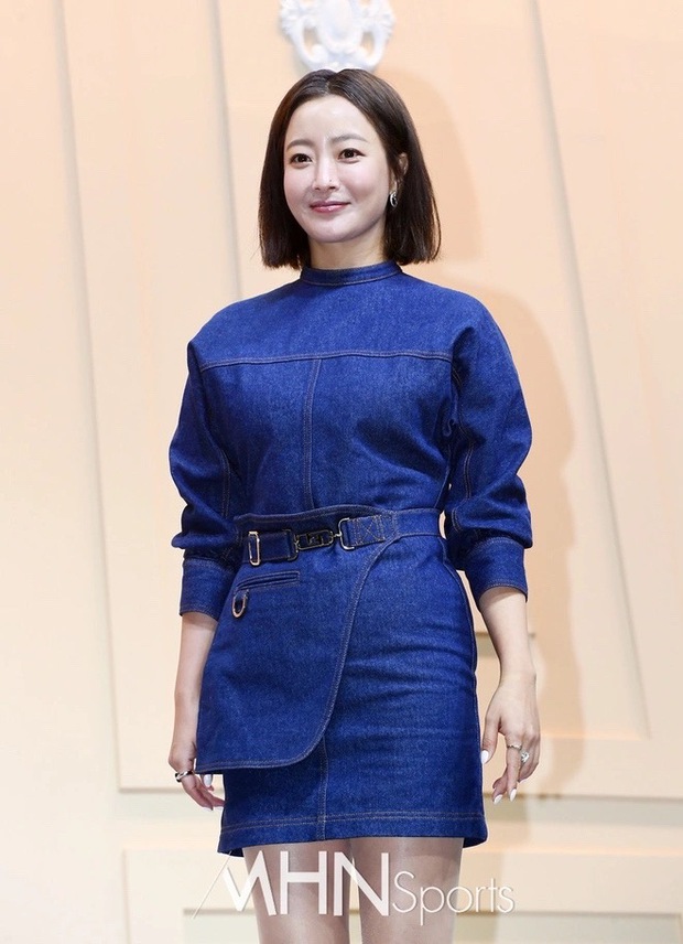 Phát hoảng trước nhan sắc của “mỹ nhân tự nhận đẹp hơn Kim Tae Hee”: Lộ cả tá dấu hiệu lão hóa, nhan sắc phai tàn ở tuổi 45 - Ảnh 4.