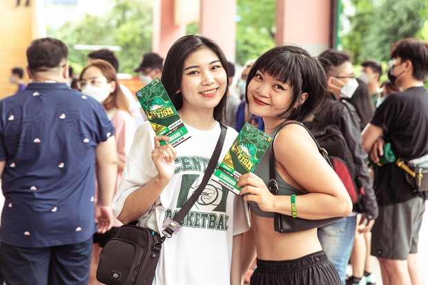 Shark Khoa, Huỳnh Thị Ngoan - đội trưởng tuyển bóng rổ nữ đến sân xem Cantho Catfish đấu Danang Dragons - Ảnh 13.