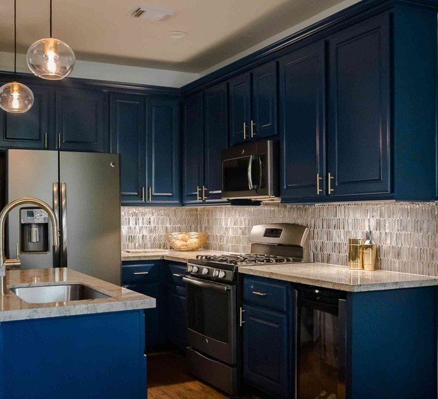 Biến hóa căn bếp gia đình từ phong cách đến không gian với gam màu xanh - Ảnh 8.
