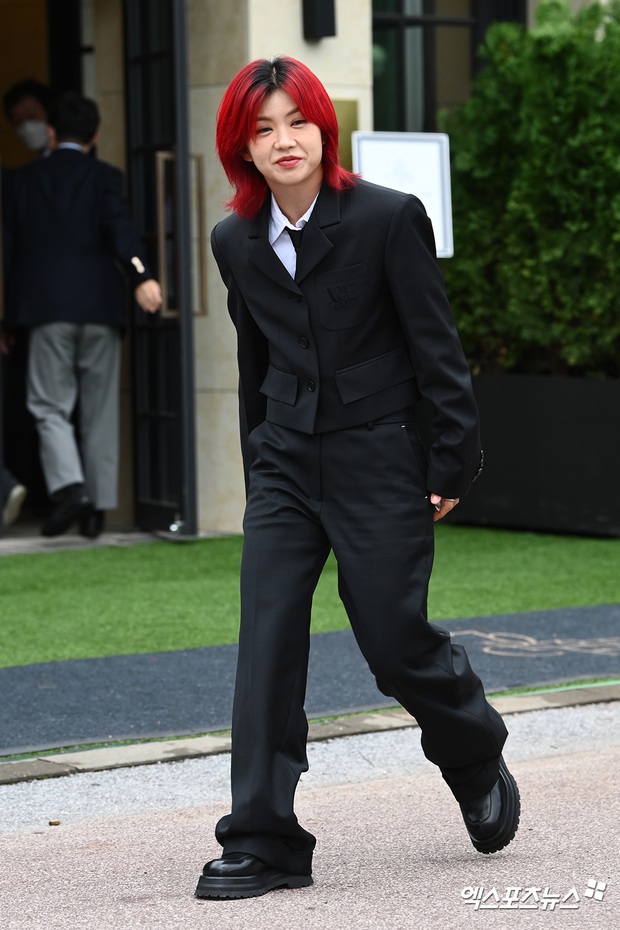 Ác nữ Penthouse Kim So Yeon sắc vóc mê người, Cha Seung Won hóa ông lão U70 bên dàn mỹ nhân Kpop trên thảm đỏ - Ảnh 11.