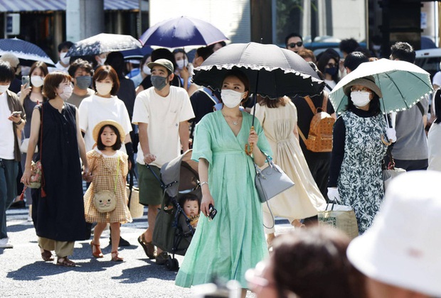 Những quan ngại về làn sóng dịch COVID-19 lần thứ 7 tại Nhật Bản - Ảnh 2.