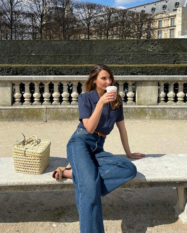 5 kiểu quần jeans phụ nữ Pháp hay diện nhất vì siêu tôn dáng - Ảnh 7.