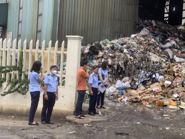 Tiêu hủy gần 8 tấn mỹ phẩm nhập lậu, trị giá hơn 2,4 tỷ đồng - Ảnh 1. Tiêu hủy gần 8 tấn mỹ phẩm nhập lậu, trị giá hơn 2,4 tỷ đồng - Ảnh 1.