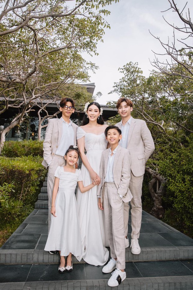 Hoa hậu Hà Kiều Anh tung bộ ảnh gia đình tuyệt đẹp nhân dịp kỷ niệm 15 năm hôn nhân - Ảnh 3.