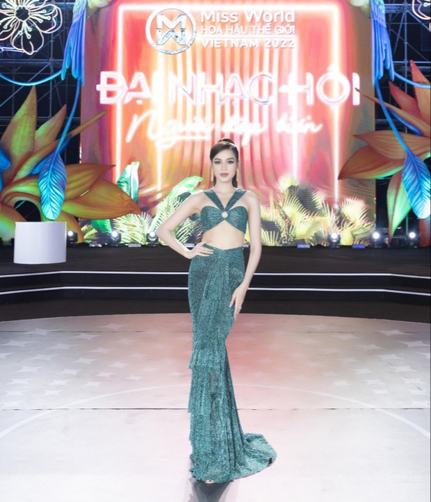 Đỗ Thị Hà, Lương Thuỳ Linh và dàn mỹ nhân nóng bỏng dự đại nhạc hội Người đẹp biển của Miss World VN - Ảnh 8.