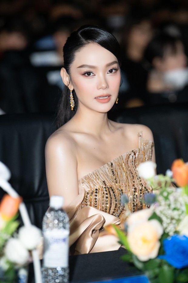 Minh Hằng tái xuất gợi cảm sau đám cưới, hội ngộ chủ tịch Miss World Vietnam trên ghế nóng - Ảnh 3.