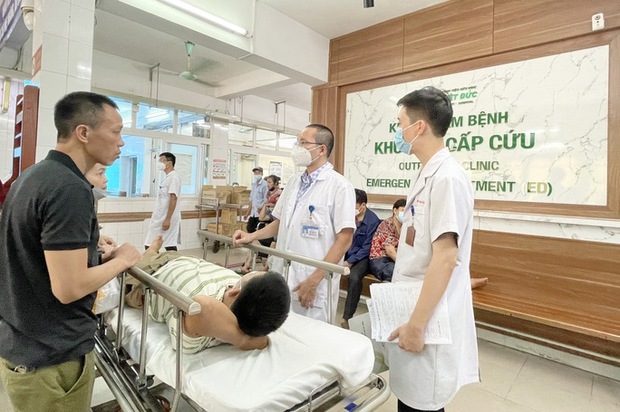 Bệnh nhân khám tăng kỷ lục, bệnh viện đầu ngành về ngoại khoa quá tải - Ảnh 3. Bệnh nhân khám tăng kỷ lục, bệnh viện đầu ngành về ngoại khoa quá tải - Ảnh 3.
