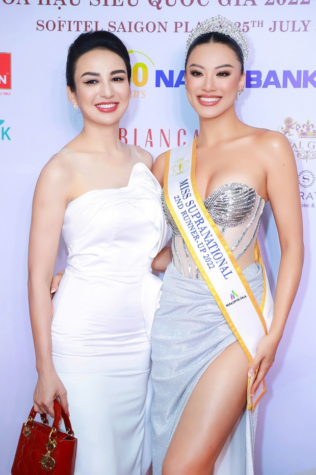 Hoa hậu Ngọc Châu ghi điểm với hành động che chắn giúp Á hậu Thảo Nhi chỉnh váy - Ảnh 2.