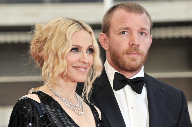 Nữ hoàng nhạc Pop Madonna: Hẹn hò toàn trai trẻ nhưng lại vương vấn mãi mối tình đơn phương không hồi đáp với tài tử nổi tiếng - Ảnh 6.