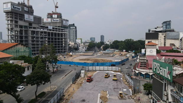 Diện mạo mới nhất của nhà ga ngầm trung tâm Bến Thành và Ba Son của tuyến Metro TP.HCM - Ảnh 2.