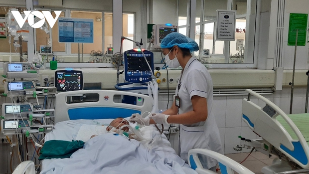 Cúm A tăng bất thường, nhiều bệnh nhân chuyển nặng khi đến viện muộn - Ảnh 1. Cúm A tăng bất thường, nhiều bệnh nhân chuyển nặng khi đến viện muộn - Ảnh 1.