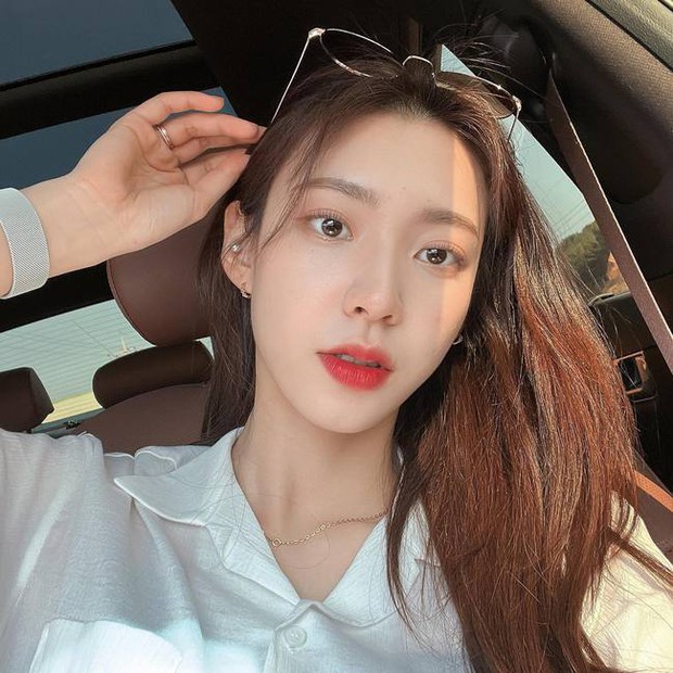 Bác sĩ luôn thực hiện đủ 4 bước skincare vào buổi sáng để chống lão hóa - Ảnh 2. Bác sĩ luôn thực hiện đủ 4 bước skincare vào buổi sáng để chống lão hóa - Ảnh 2.