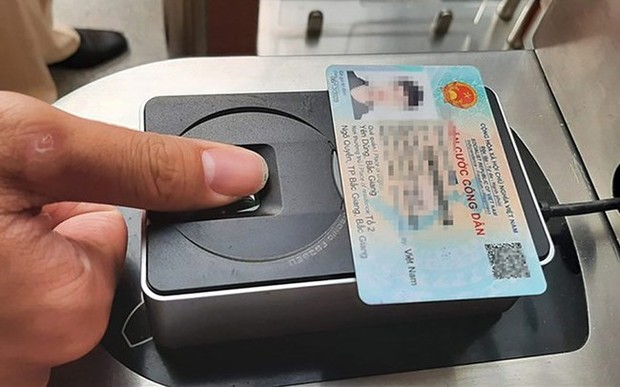 Dùng CCCD gắn chip rút tiền ở ATM, nếu mất thẻ có sợ bị rút hết tiền không? - Ảnh 1.
