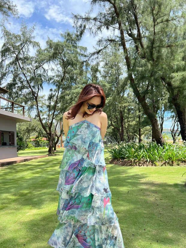 10 outfits đi du lịch đẹp mê của Hồng Diễm: Chị em ghim ngay để mặc đẹp suốt Hè - Ảnh 1. 10 outfits đi du lịch đẹp mê của Hồng Diễm: Chị em ghim ngay để mặc đẹp suốt Hè - Ảnh 1.