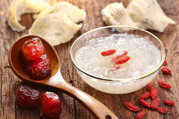 Tổ yến nấu cùng THỨ này sẽ thành thuốc quý cải lão hoàn đồng, ngừa bệnh tật: Nhưng lưu ý có 6 nhóm người không nên ăn nhiều - Ảnh 2.