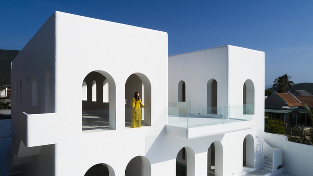 Ngôi nhà tựa Santorini thu nhỏ bên bờ biển Khánh Hòa với ngàn góc sống ảo - Ảnh 8.