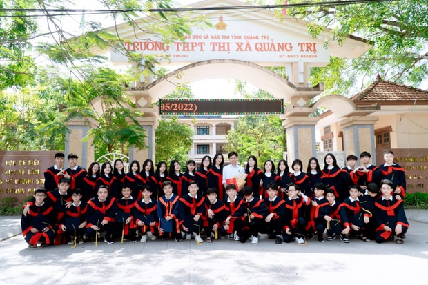 Thủ khoa khối A01 tỉnh Quảng Trị, lot top 10 thí sinh điểm cao toàn quốc: Dậy từ 5 giờ sáng học bài, chủ yếu tự học qua các khoá online - Ảnh 3. Thủ khoa khối A01 tỉnh Quảng Trị, lot top 10 thí sinh điểm cao toàn quốc: Dậy từ 5 giờ sáng học bài, chủ yếu tự học qua các khoá online - Ảnh 3.