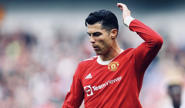 CĐV Atletico giương băng rôn phản đối Ronaldo - Ảnh 3. CĐV Atletico giương băng rôn phản đối Ronaldo - Ảnh 3.