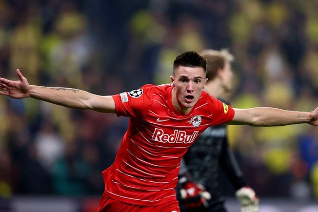 Benjamin Sesko và những điều chưa biết về Haaland mới trị giá 300 triệu euro + Bruno Fernandes - Ảnh 1. Benjamin Sesko và những điều chưa biết về Haaland mới trị giá 300 triệu euro + Bruno Fernandes - Ảnh 1.