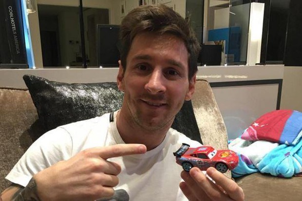 6 siêu xe đắt giá VĐV thể thao sở hữu: Messi dẫn đầu danh sách chịu chơi - Ảnh 3.