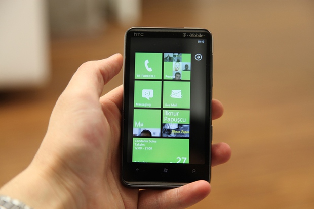 Một thập kỷ thử sức và thất bại trên thị trường smartphone của Microsoft - Ảnh 4.