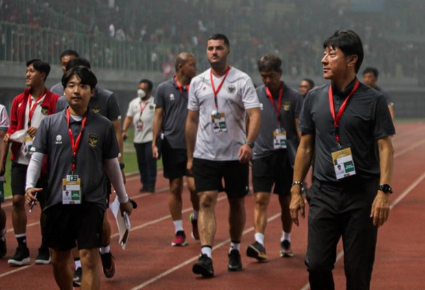 Đá tệ hại trước U19 Việt Nam, Ronaldo và nhiều cầu thủ Indo hứng chịu sự chỉ trích từ CĐV - Ảnh 2.