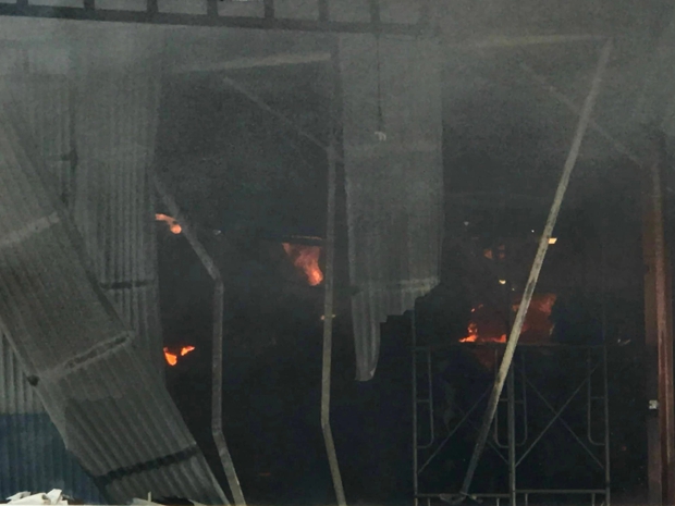Phú Thọ: Cháy lớn tại kho chứa thành phẩm giấy rộng 2000 m2 - Ảnh 1.