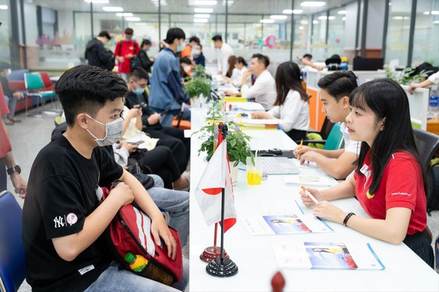 Cuộc đấu trí không chỉ của thí sinh - Ảnh 1. Cuộc đấu trí không chỉ của thí sinh - Ảnh 1.