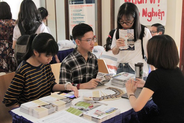 Hàng loạt trường đại học ở TPHCM công bố điểm sàn - Ảnh 1. Hàng loạt trường đại học ở TPHCM công bố điểm sàn - Ảnh 1.