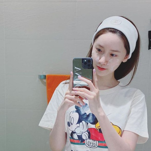 Làn da tuổi 30+ láng mịn, không tỳ vết của Yoona nhờ cả vào bước làm sạch và dưỡng ẩm mỗi ngày - Ảnh 3.